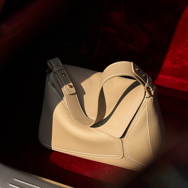 Minimal Leather Everyday Bag