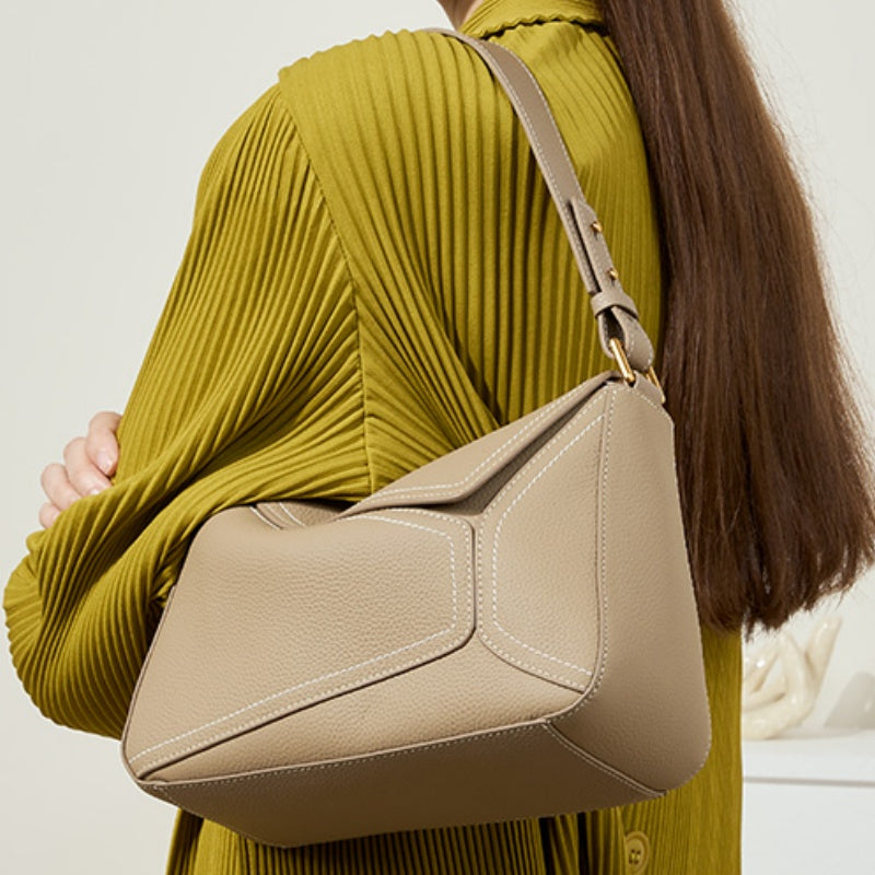 Minimal Leather Everyday Bag