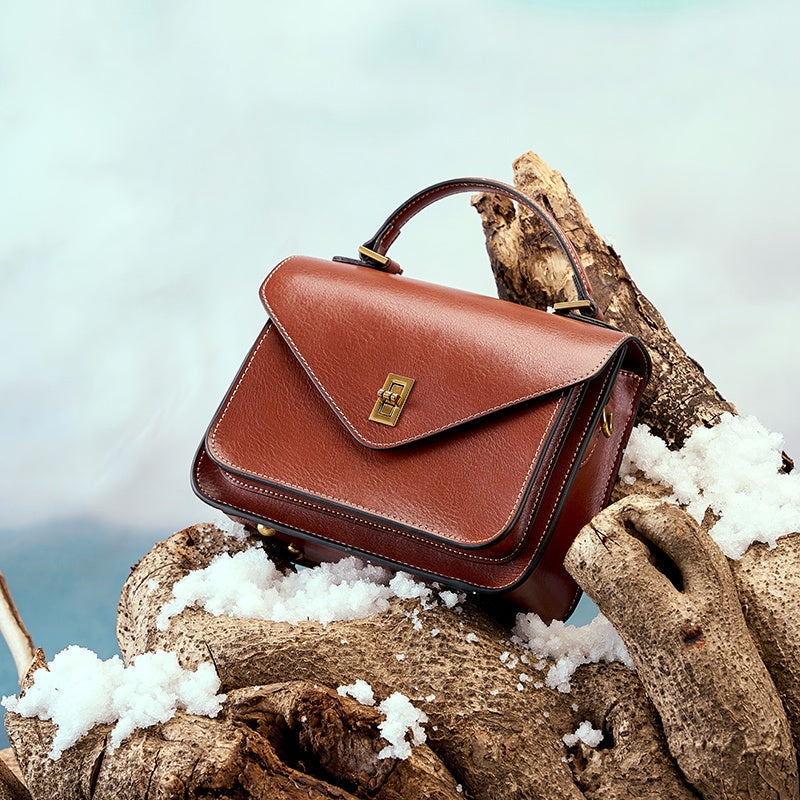 Elegant Leather Messenger Bag