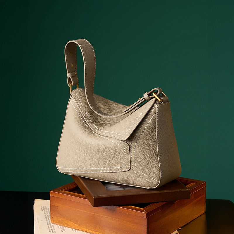 Minimal Leather Everyday Bag